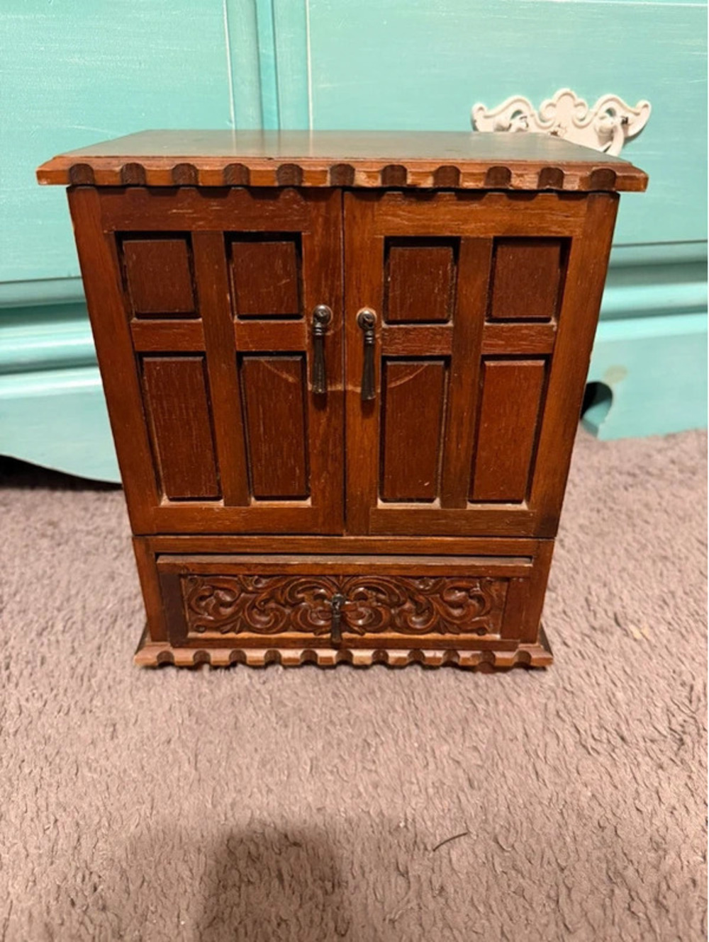 VTG Wooden jewelry/music box (music box not working )